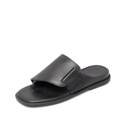 TT Slippers in black leather, three-quarter view, handcrafted by Morin.O, Lagos